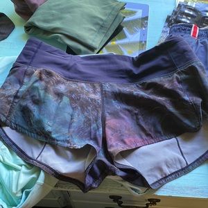 Lululemon Speed Up size 4 low rise 2.5”